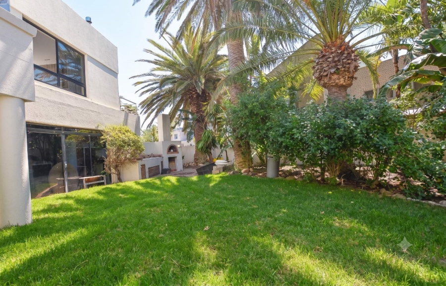 To Let 4 Bedroom Property for Rent in Sunset Beach Western Cape